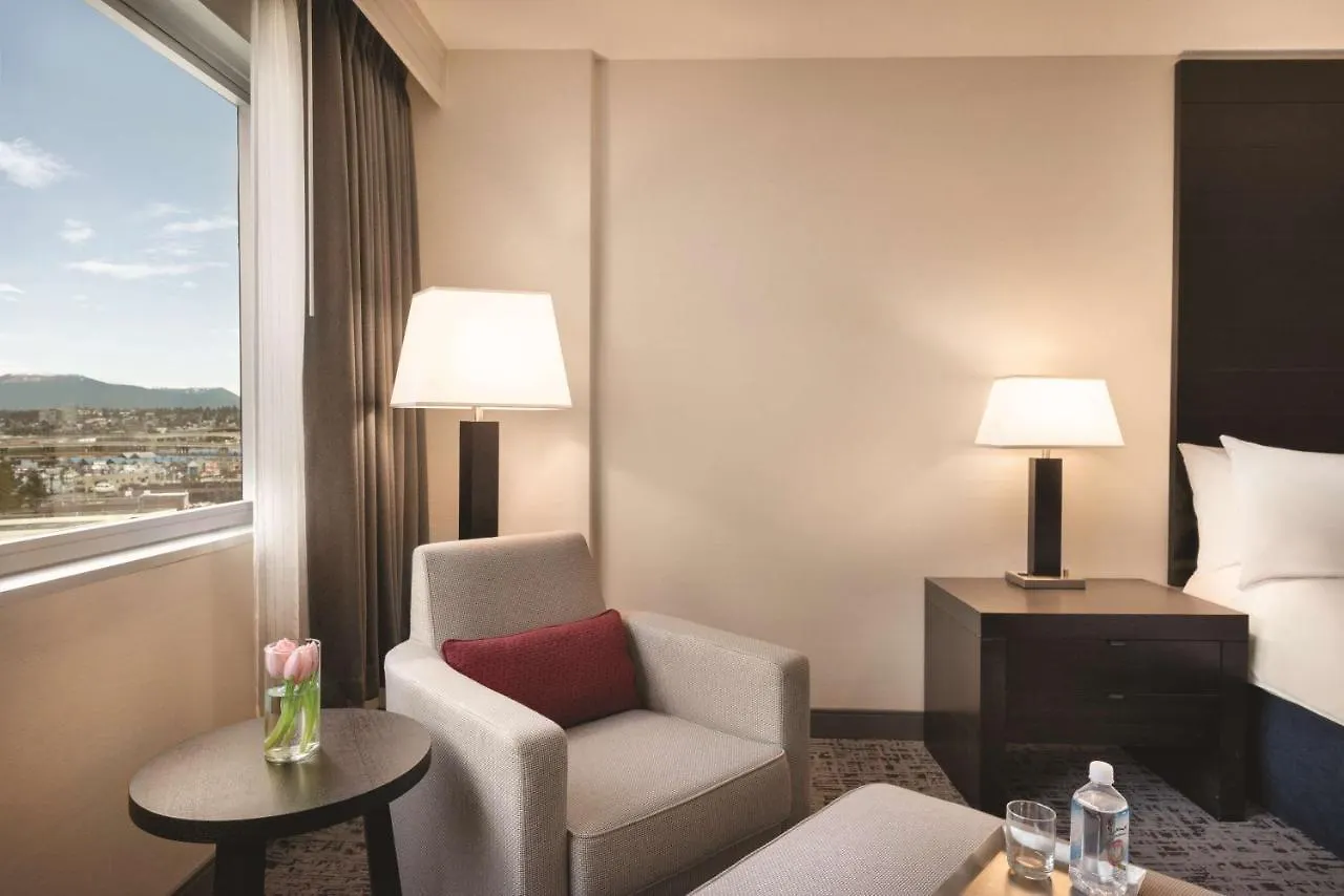Radisson Hotel Vancouver Airport Ричмонд